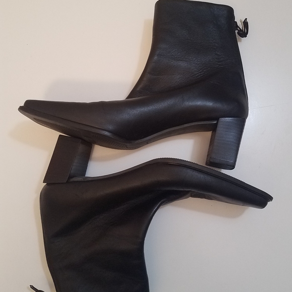 Stuart Weitzman Soft Black Leather Square Toe Boots Size 8.5 - Picture 3 of 10
